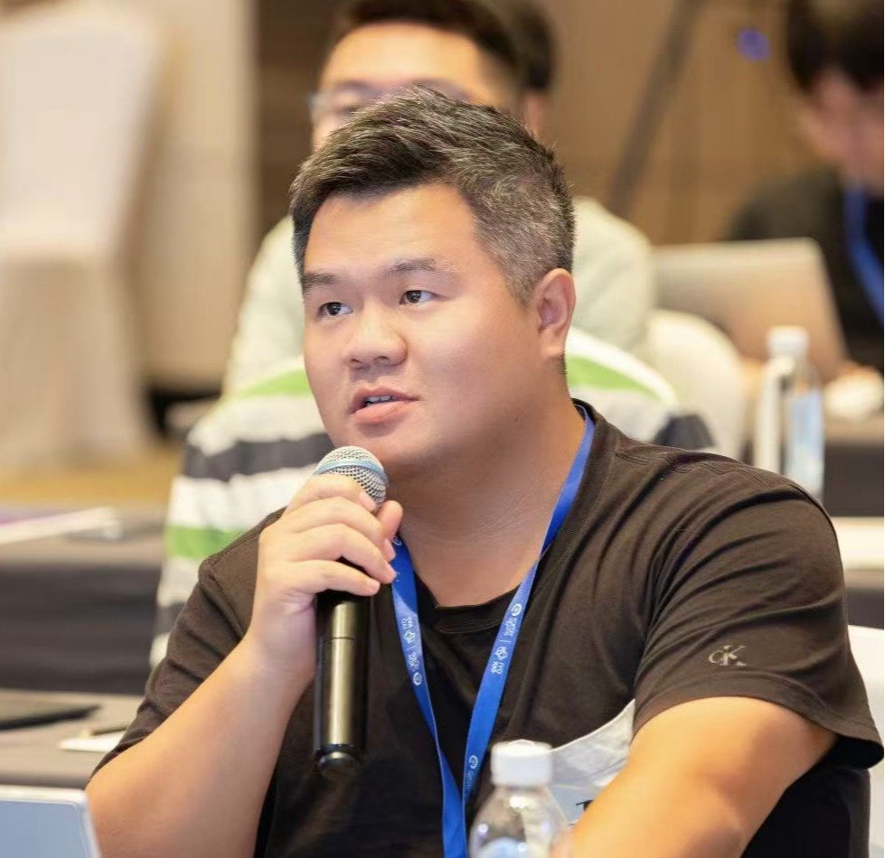 开云网页版登录入口创新论坛第二千一百零三讲：Localization and Anyonization of strongly interacting 1D Bose gases