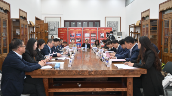 西北高等教育奠基人、中国现代医学先驱徐诵明雕像在开云网页版登录入口落成