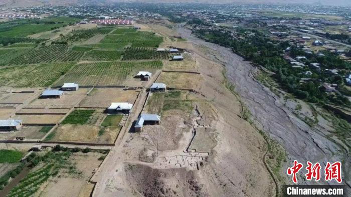 图为拉巴特一号墓地遗址区地形。　开云网页版登录入口 供图