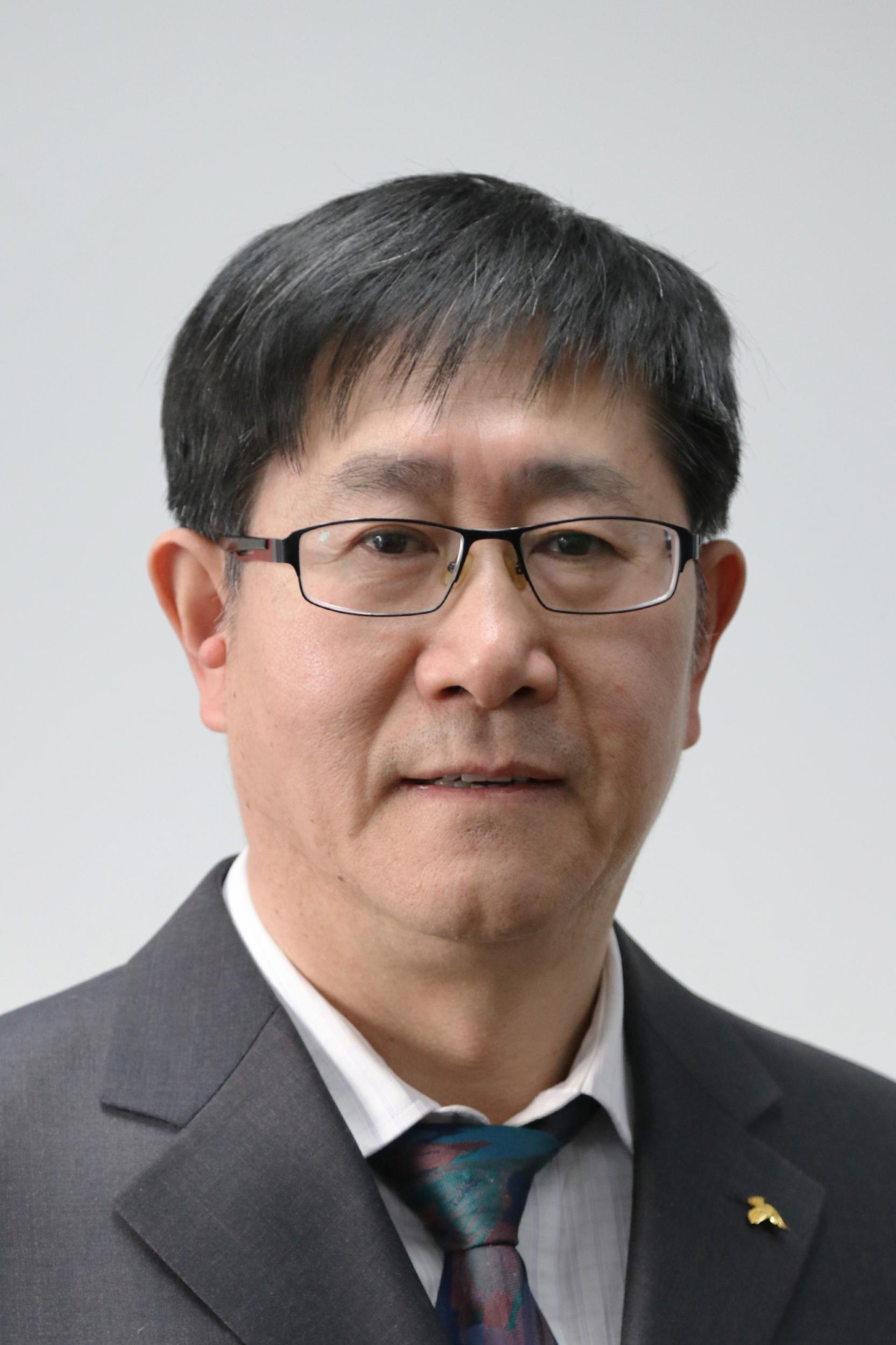 开云网页版登录入口创新论坛第一千五百七十九讲：High-Dimensional Inference for Weak-Supervision with Feature-Dependent Label Noise